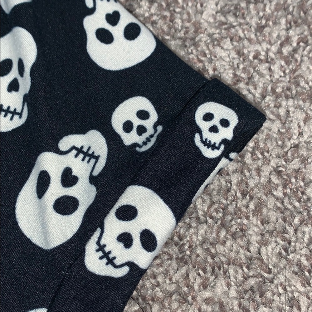 Skull tunic - Picture 3 of 3